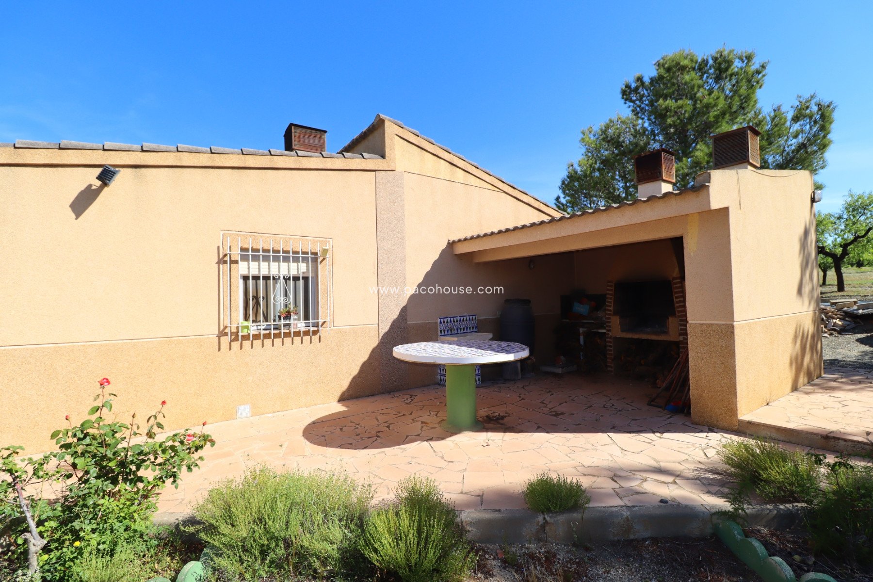 Resale - Country House -
Velez-Rubio