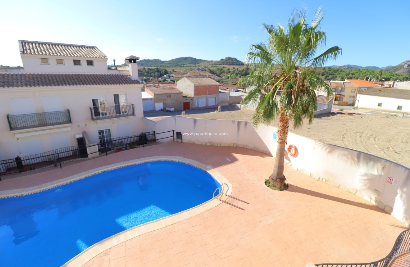 Resale - Duplex -
La Parroquia