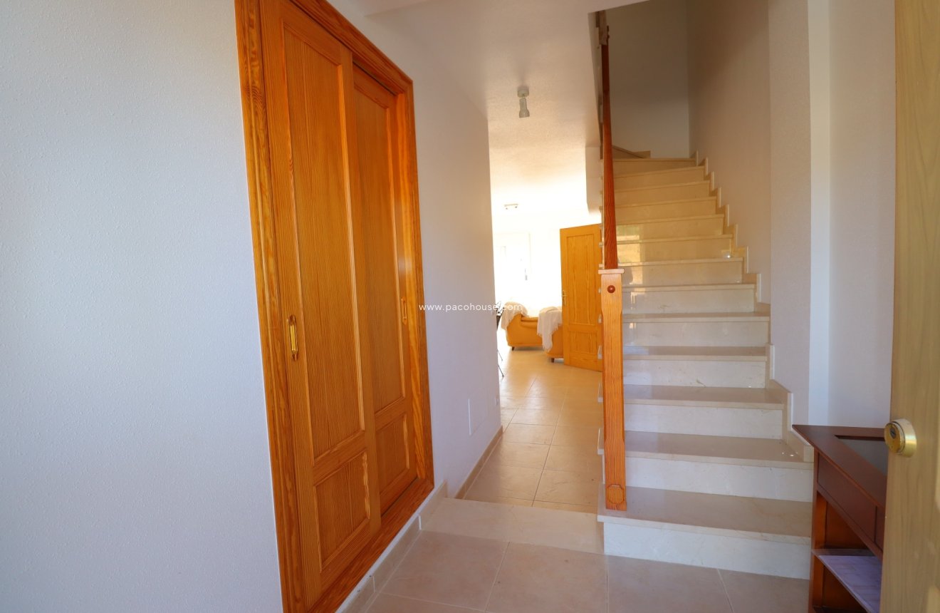 Resale - Duplex -
La Parroquia