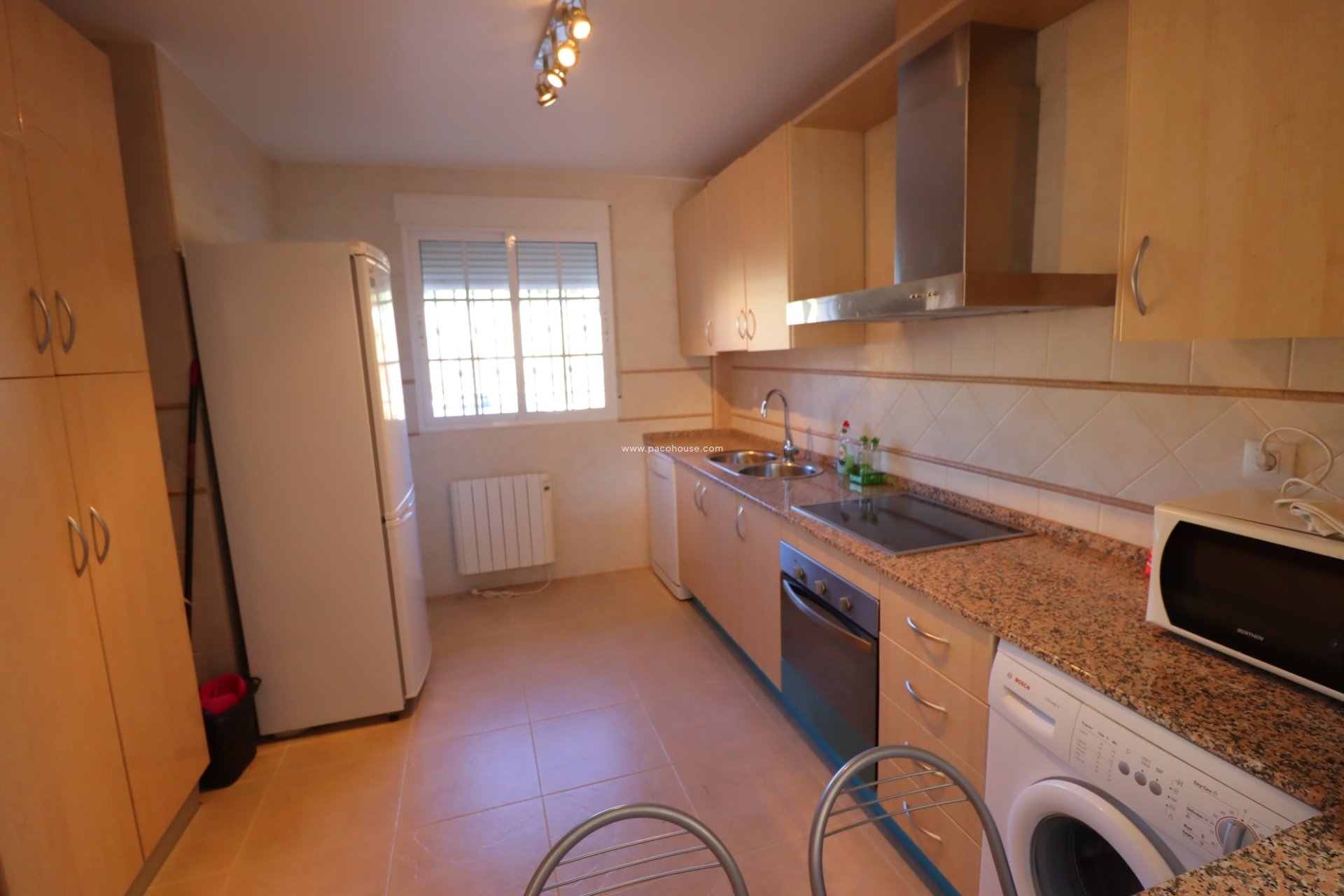 Resale - Duplex -
La Parroquia