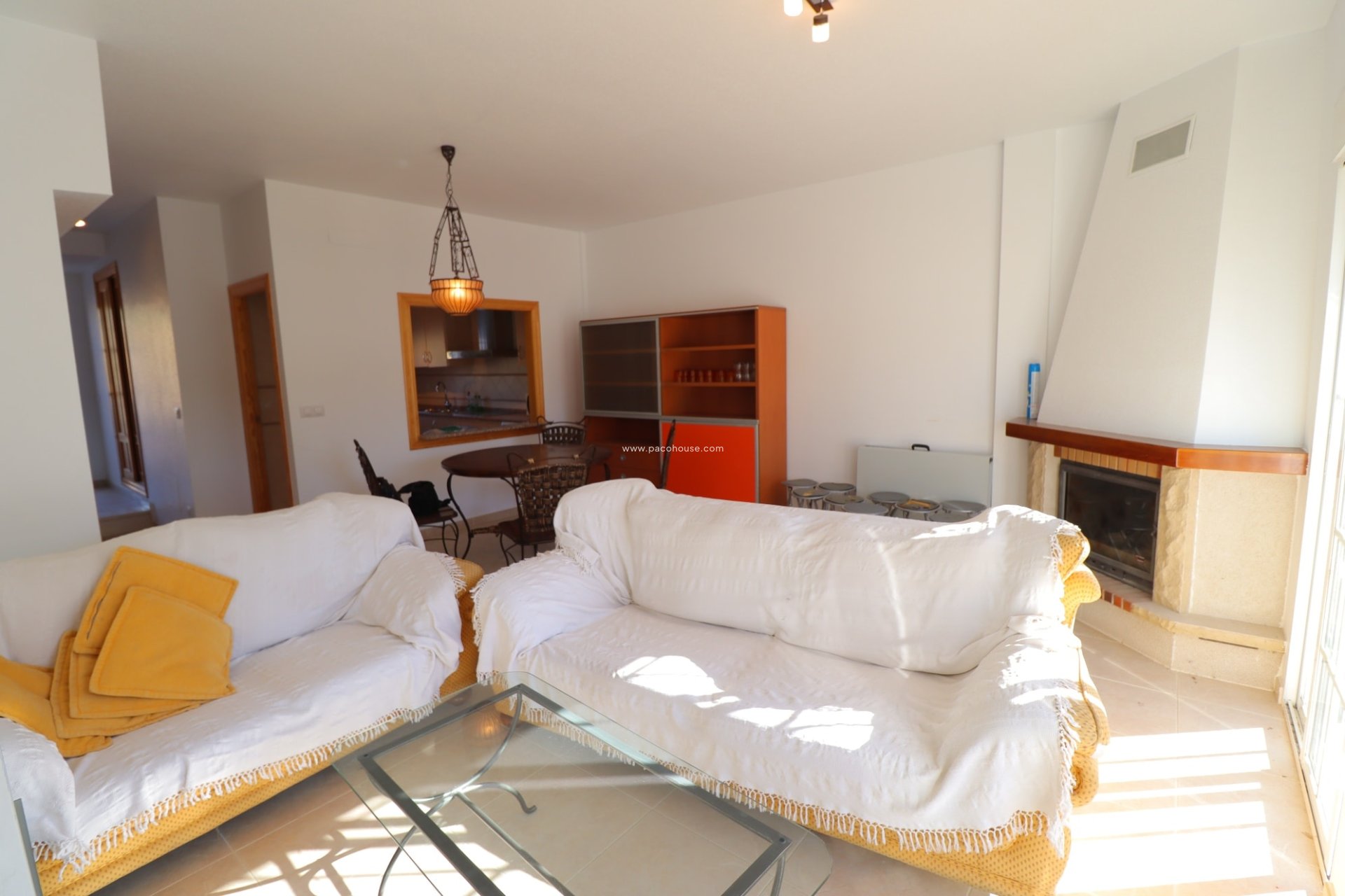 Resale - Duplex -
La Parroquia