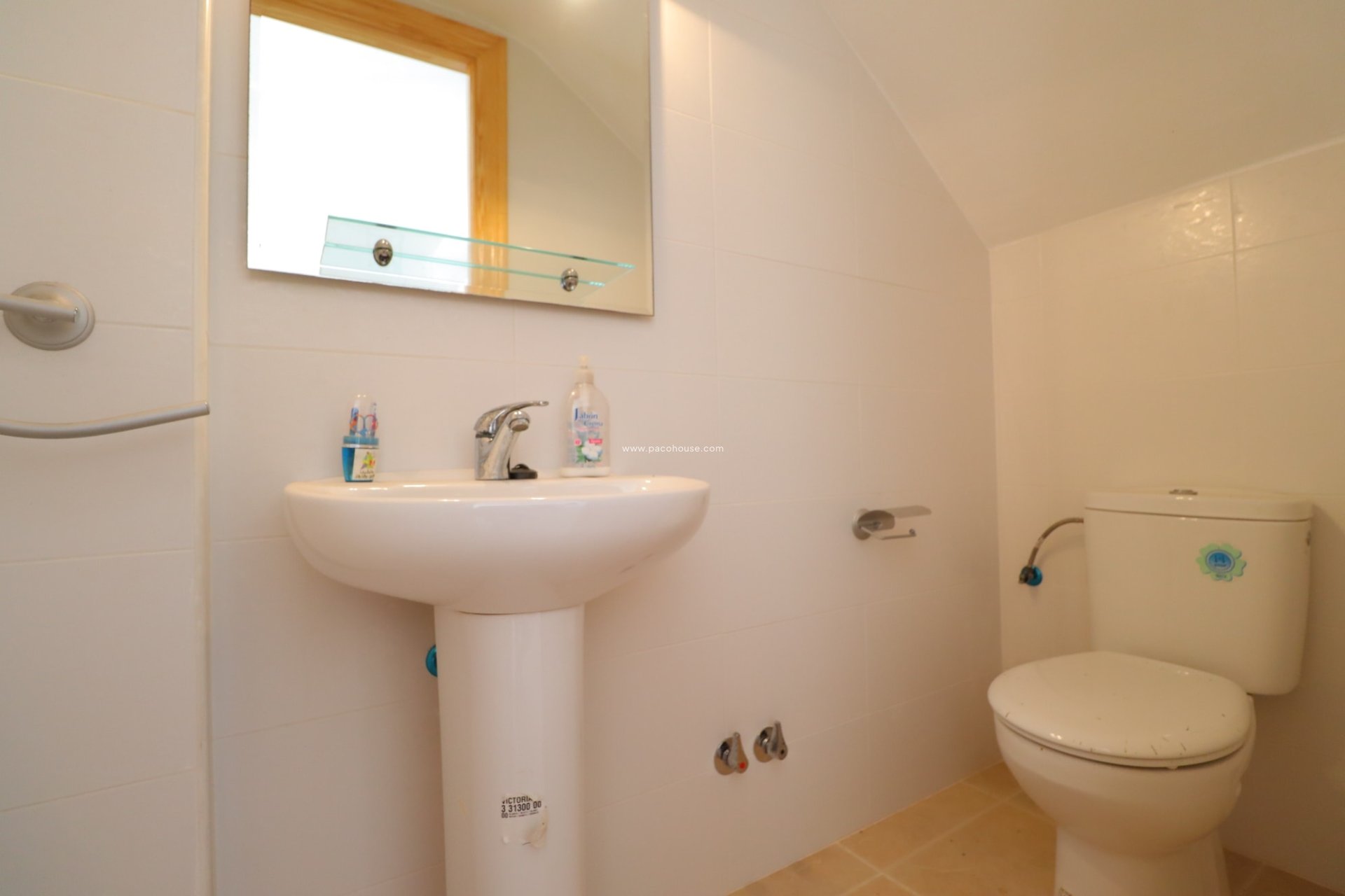 Resale - Duplex -
La Parroquia