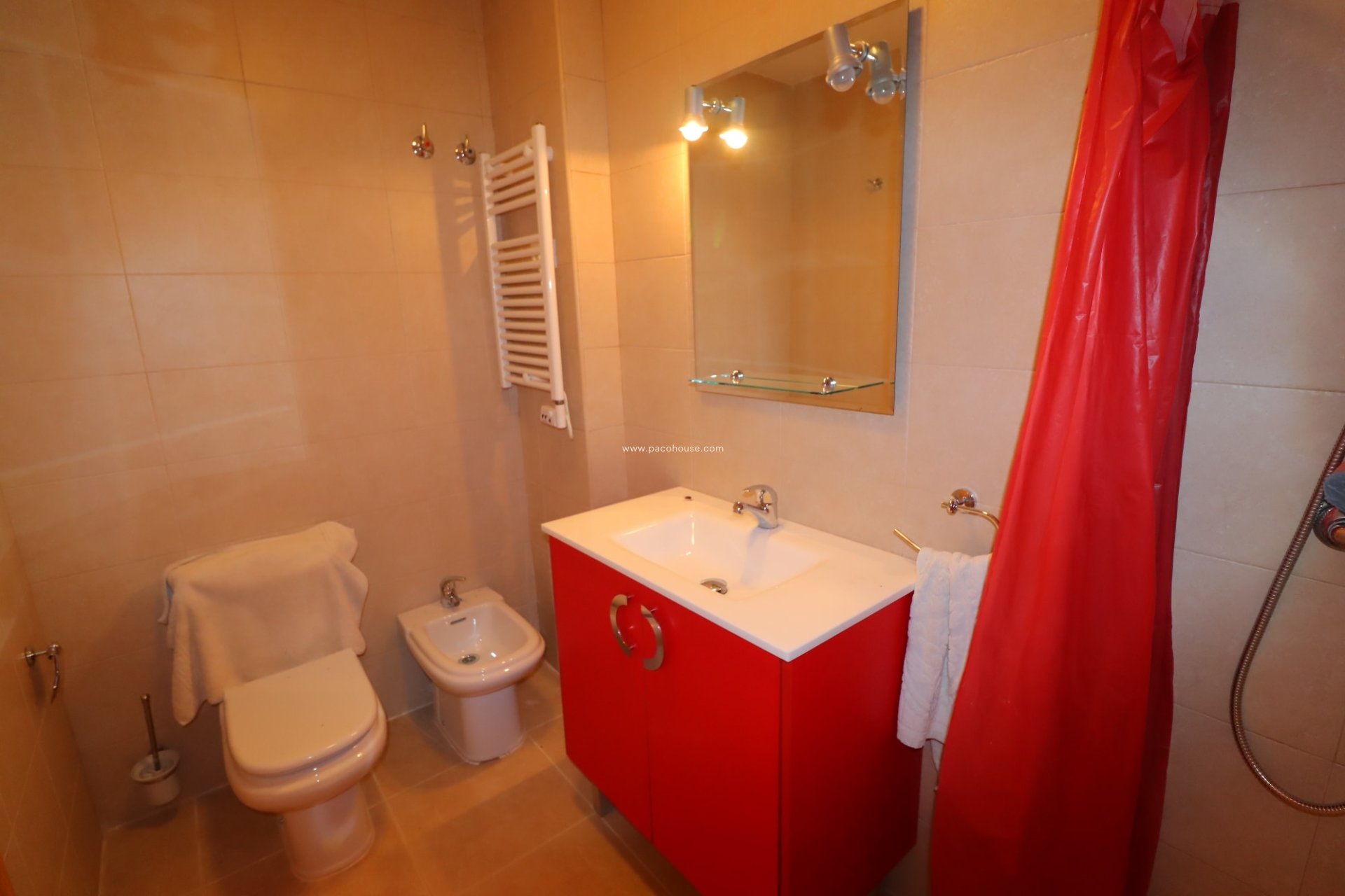 Resale - Duplex -
La Parroquia