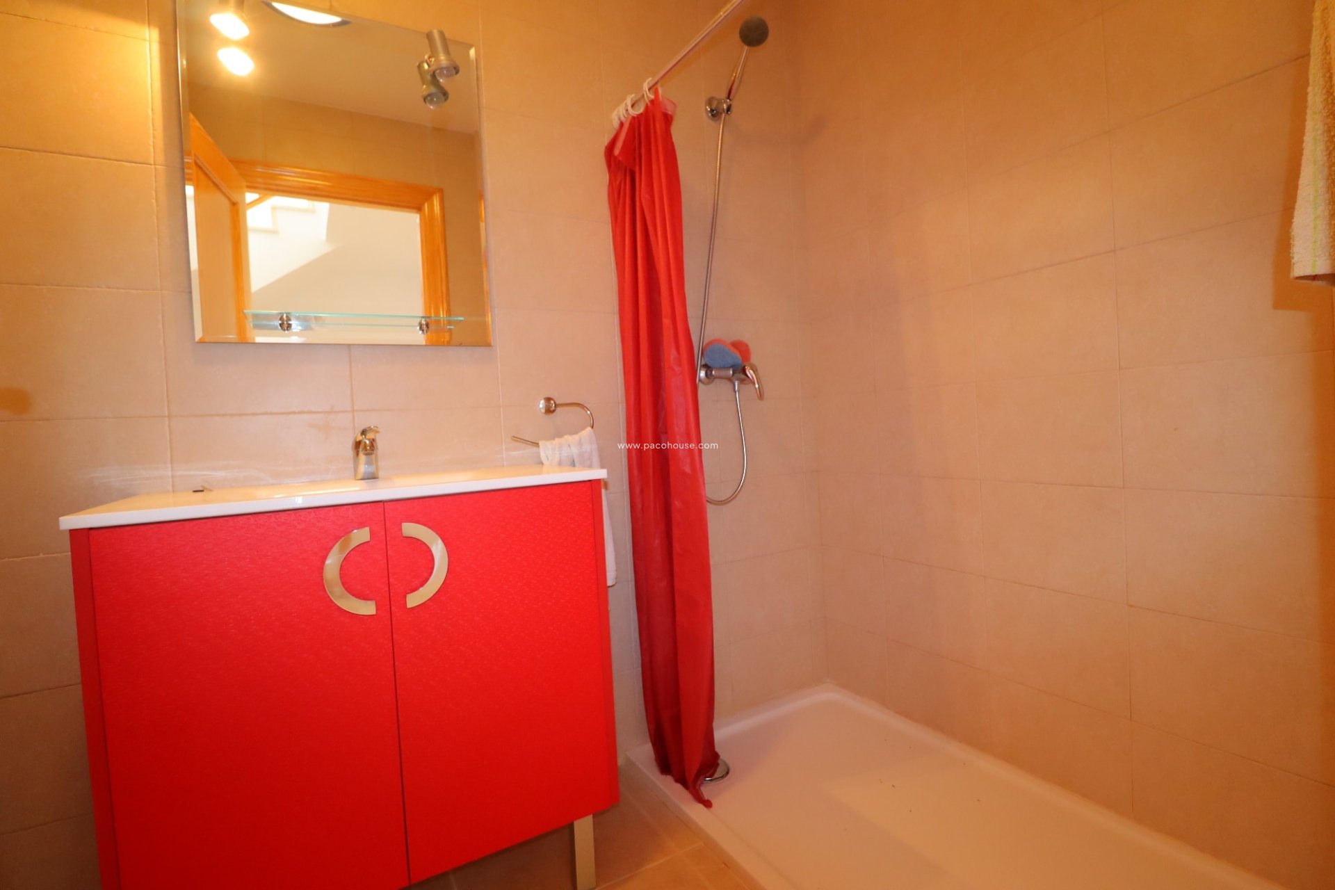 Resale - Duplex -
La Parroquia