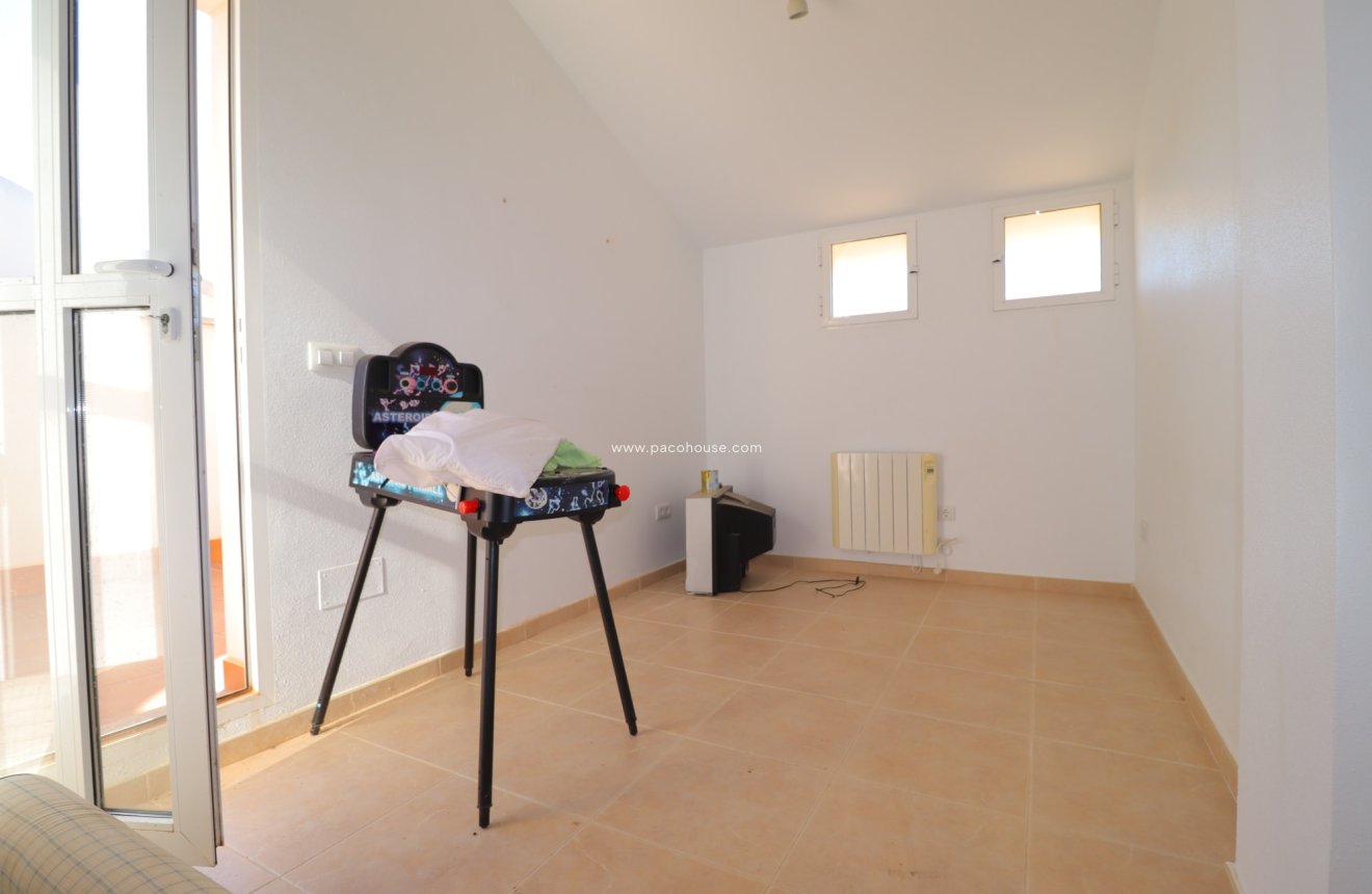 Resale - Duplex -
La Parroquia