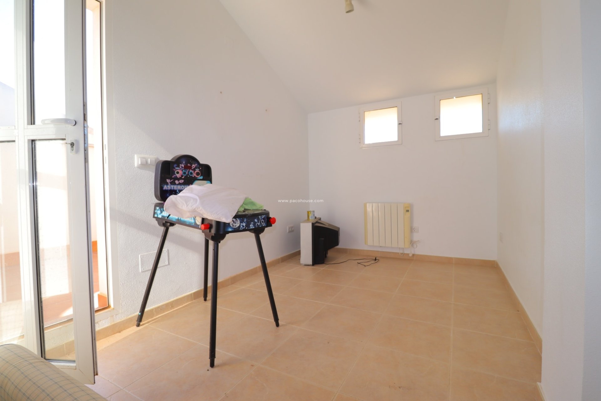 Resale - Duplex -
La Parroquia