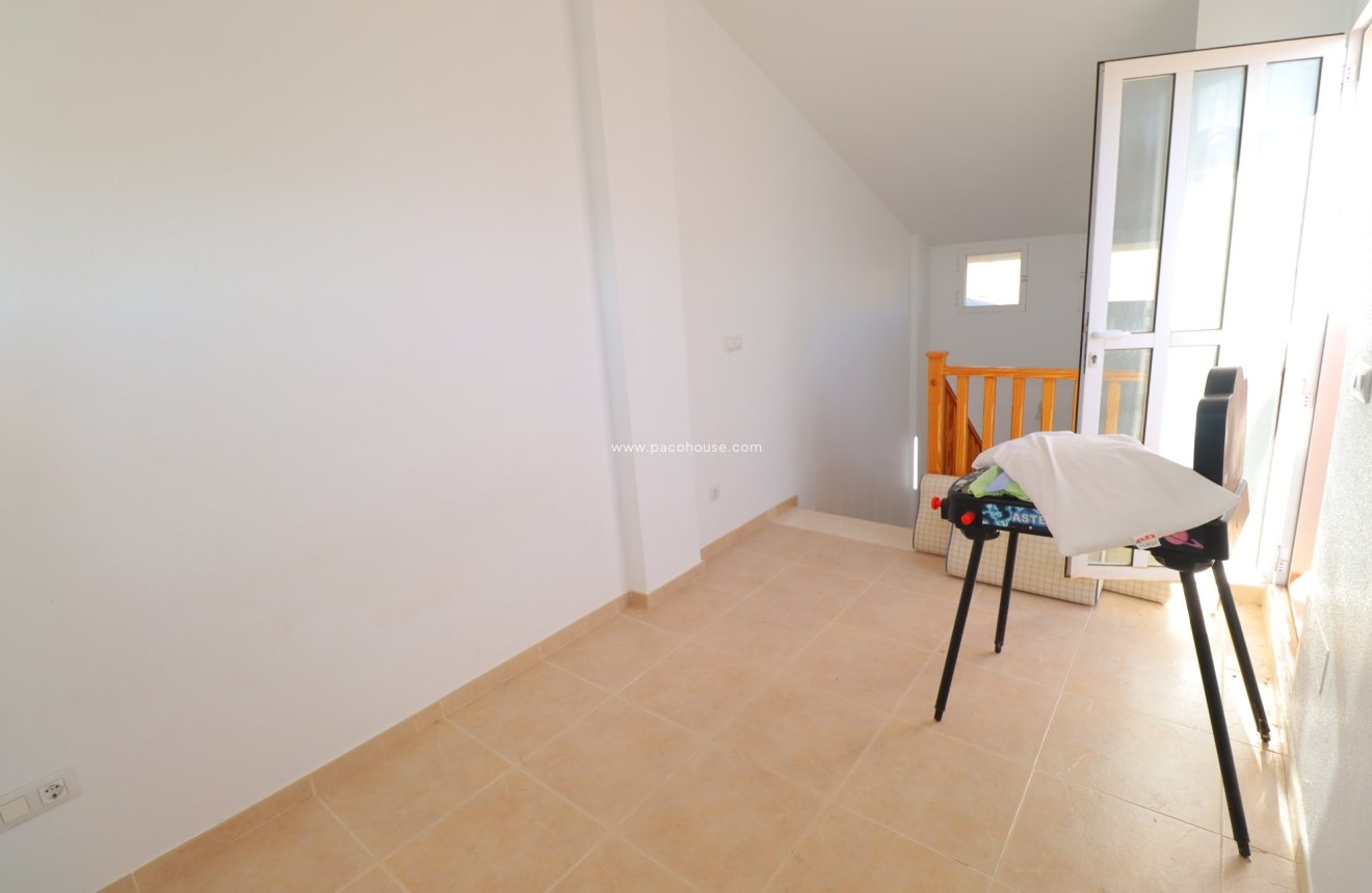 Resale - Duplex -
La Parroquia