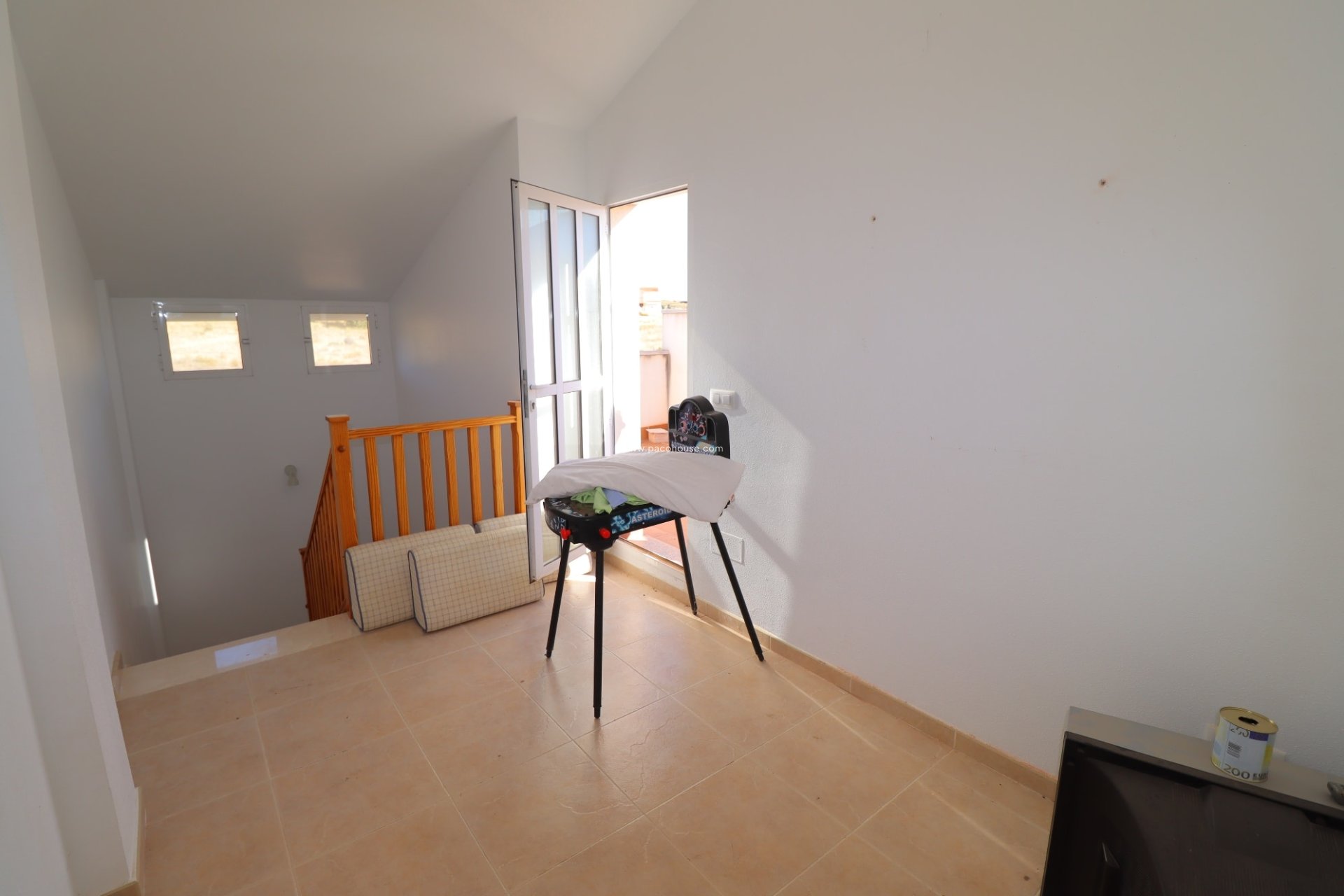 Resale - Duplex -
La Parroquia