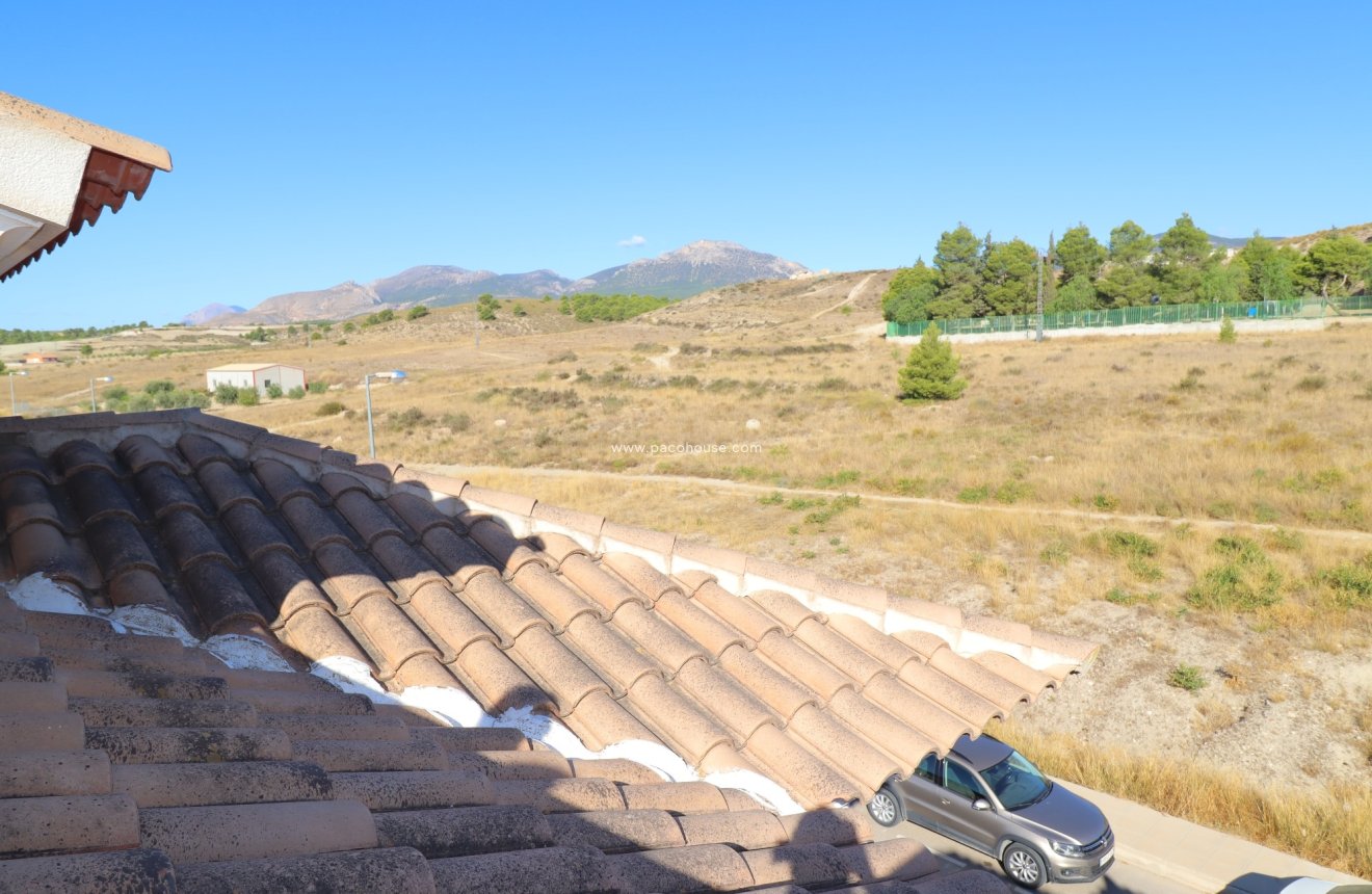 Resale - Duplex -
La Parroquia