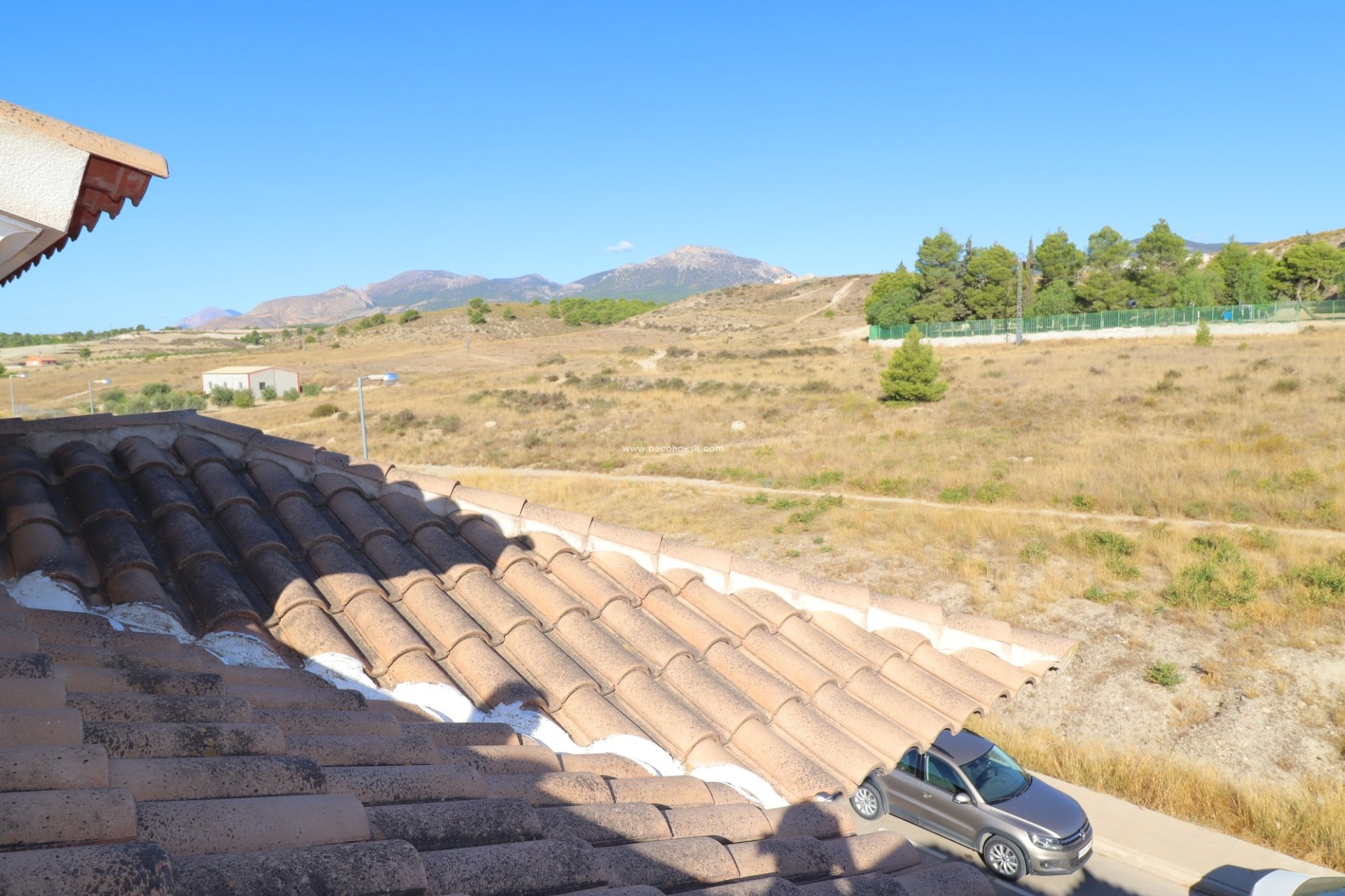 Resale - Duplex -
La Parroquia