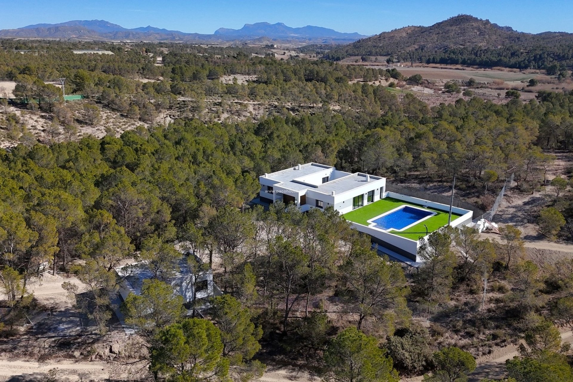 Resale - New Development -
La Parroquia