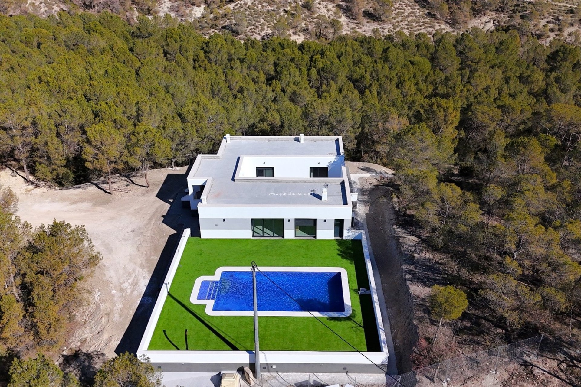 Resale - New Development -
La Parroquia