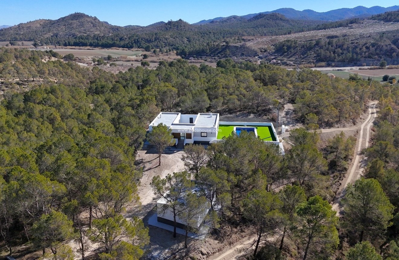 Resale - New Development -
La Parroquia