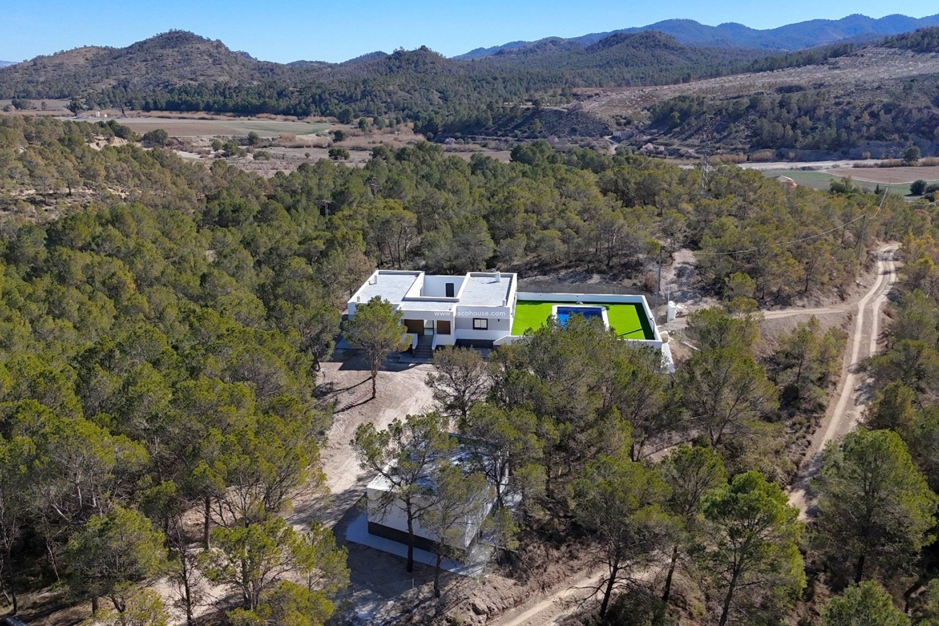 Resale - New Development -
La Parroquia