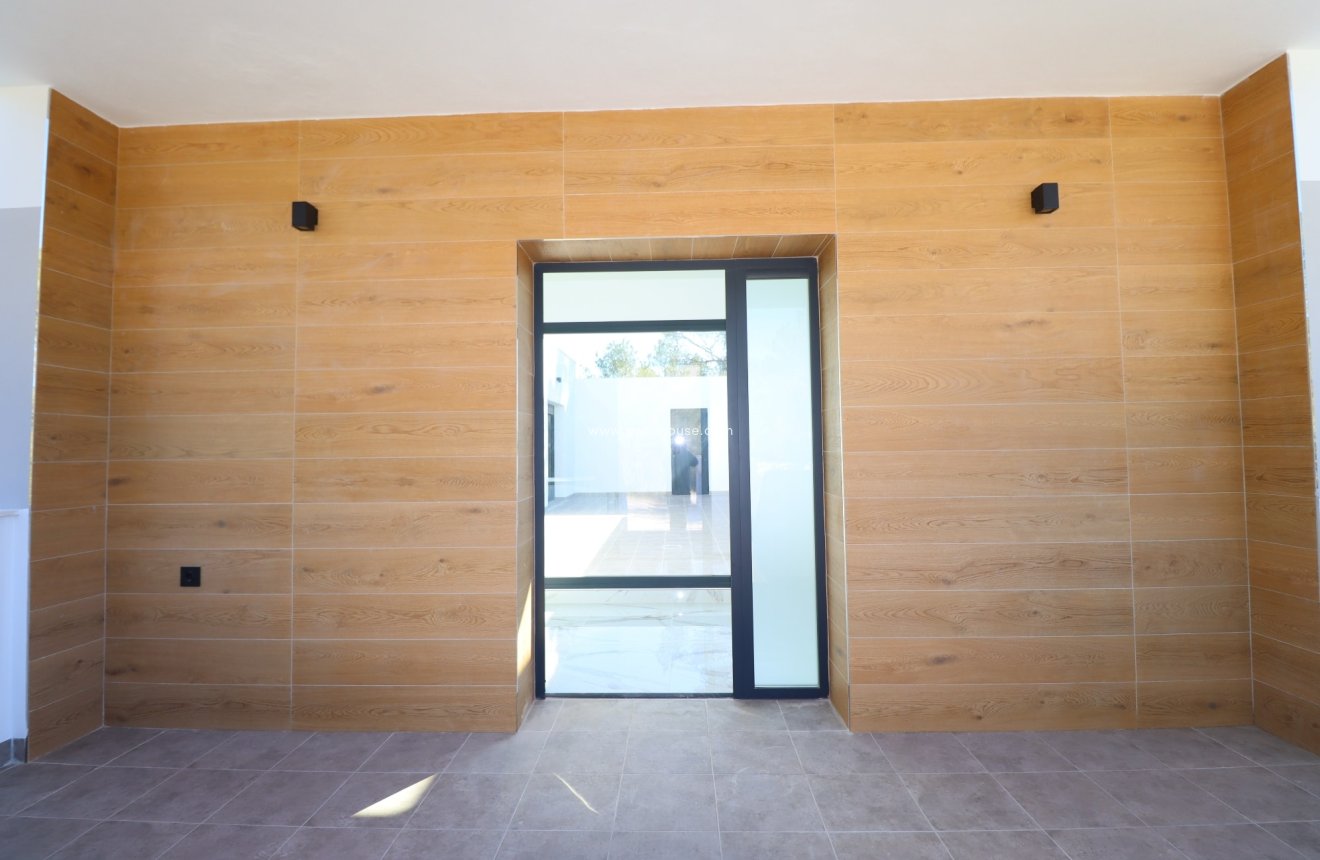 Resale - New Development -
La Parroquia