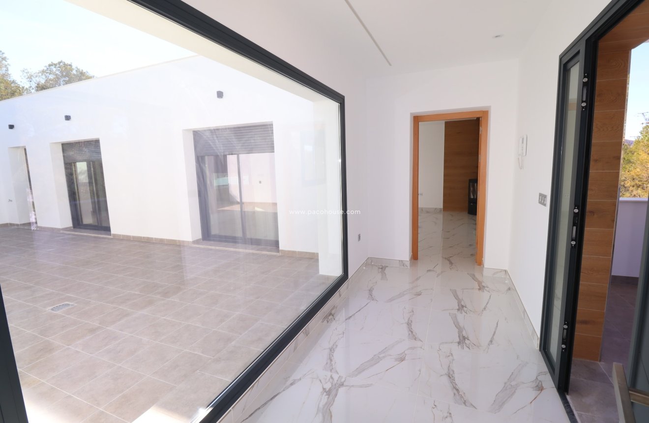 Resale - New Development -
La Parroquia