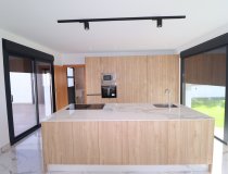 Resale - New Development -
La Parroquia