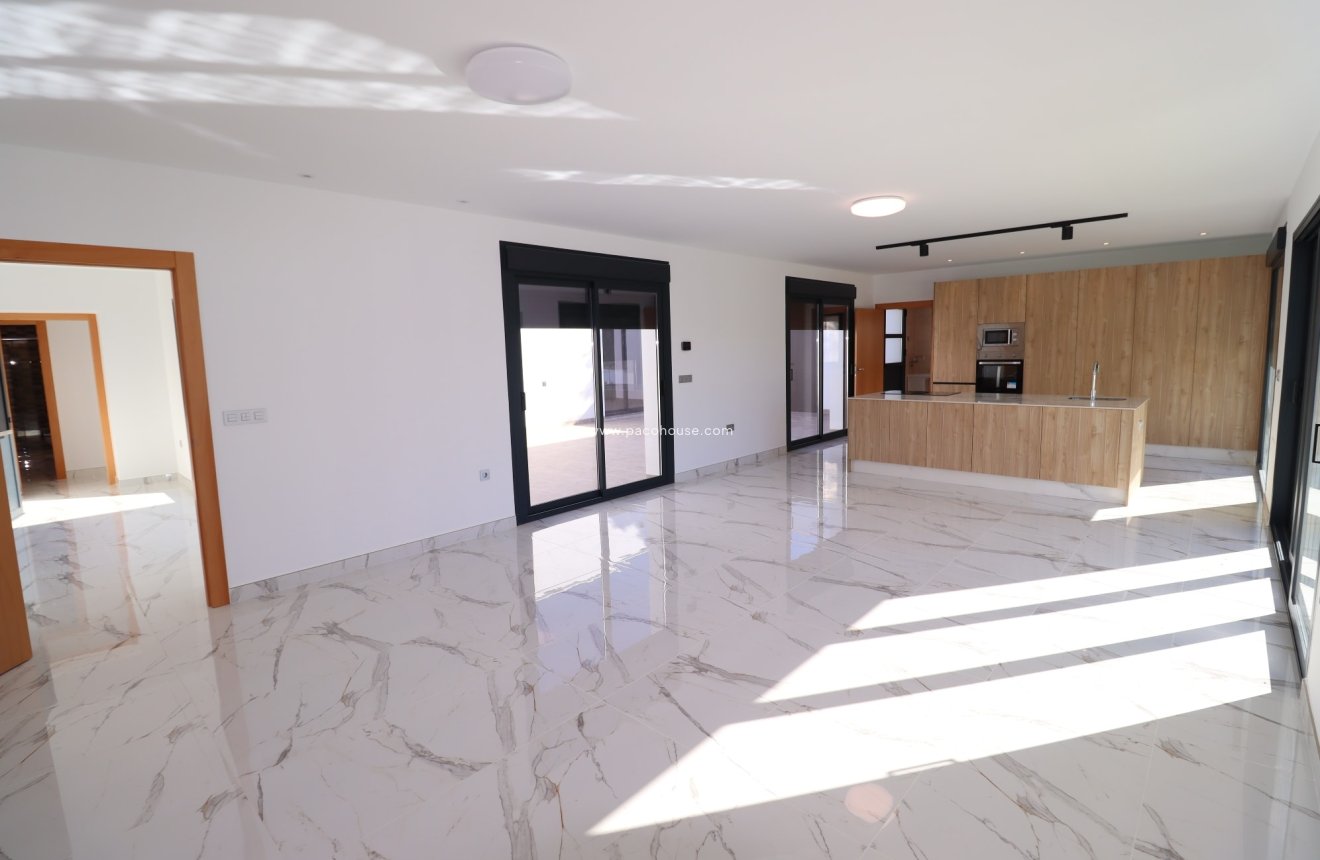 Resale - New Development -
La Parroquia