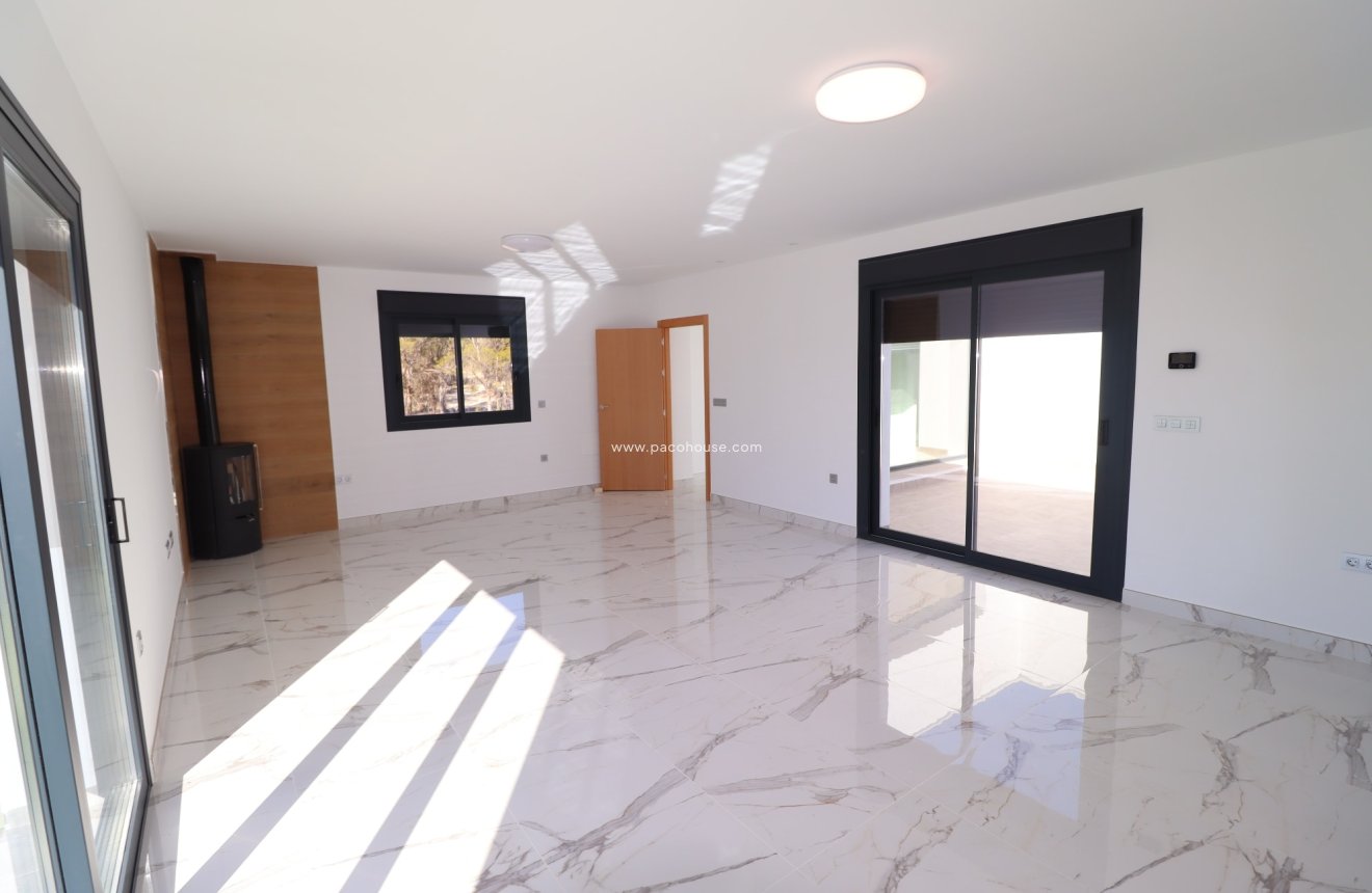 Resale - New Development -
La Parroquia