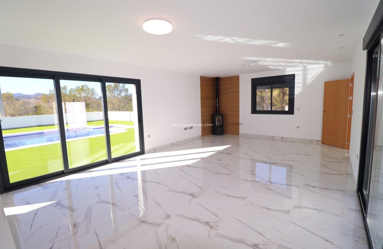 Resale - New Development -
La Parroquia