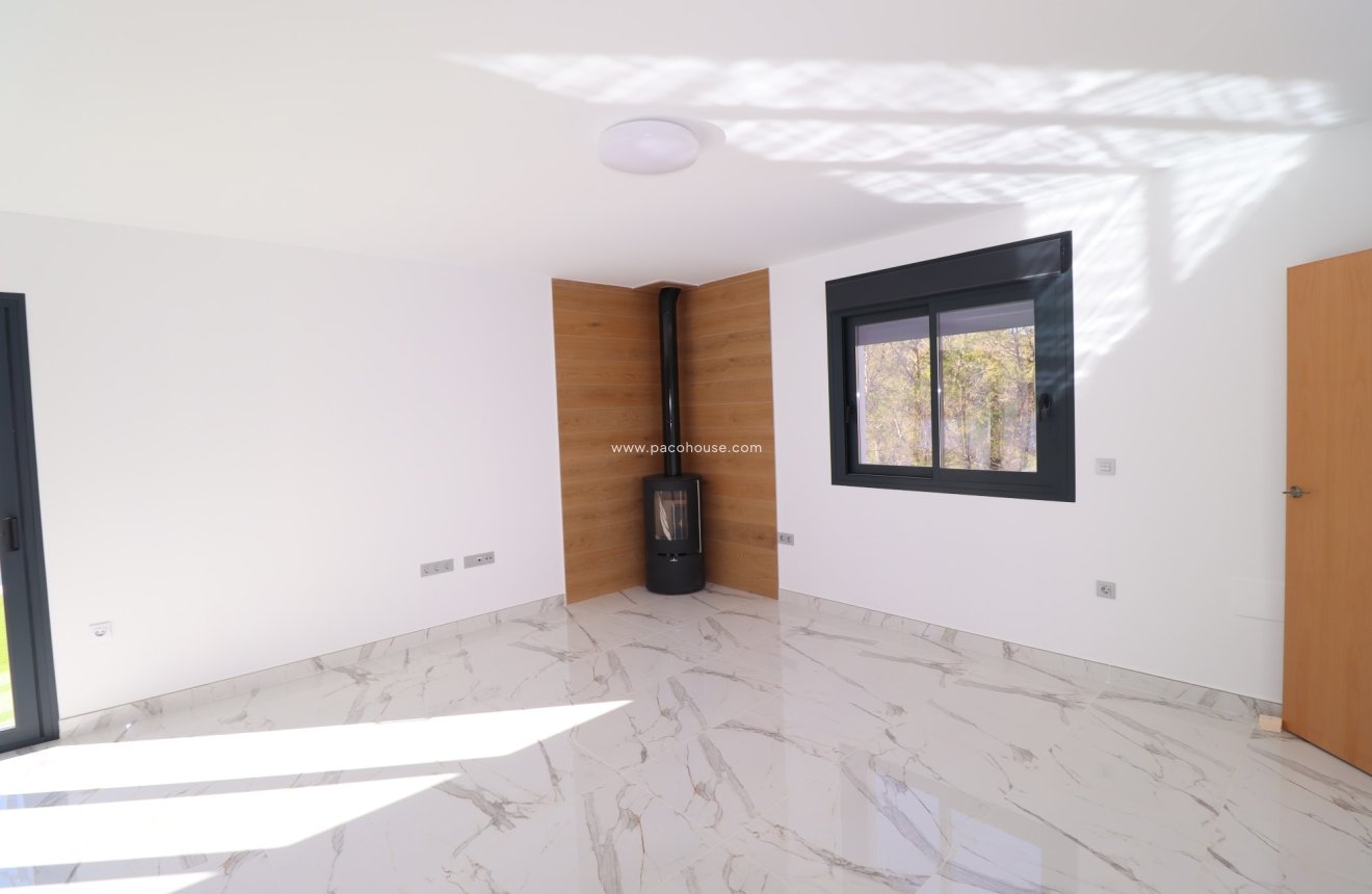 Resale - New Development -
La Parroquia