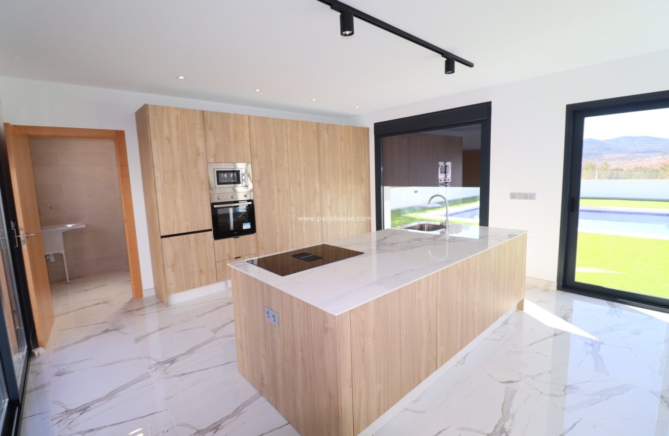 Resale - New Development -
La Parroquia