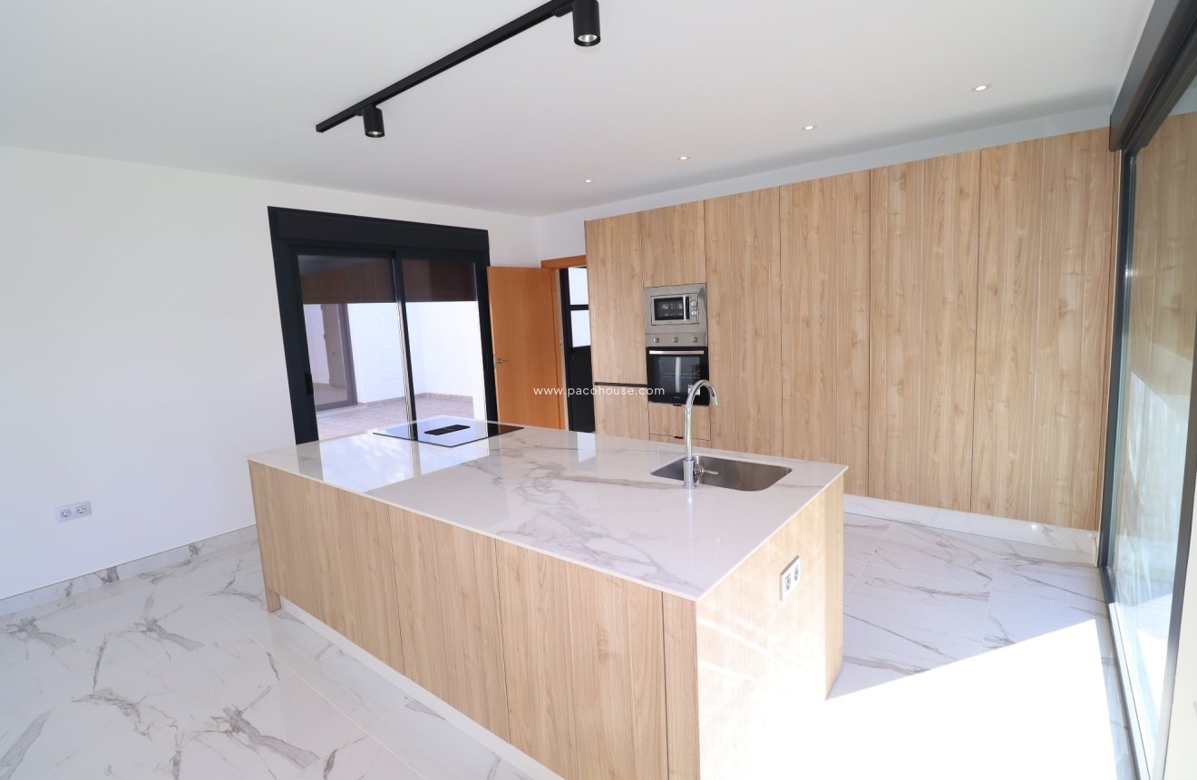 Resale - New Development -
La Parroquia