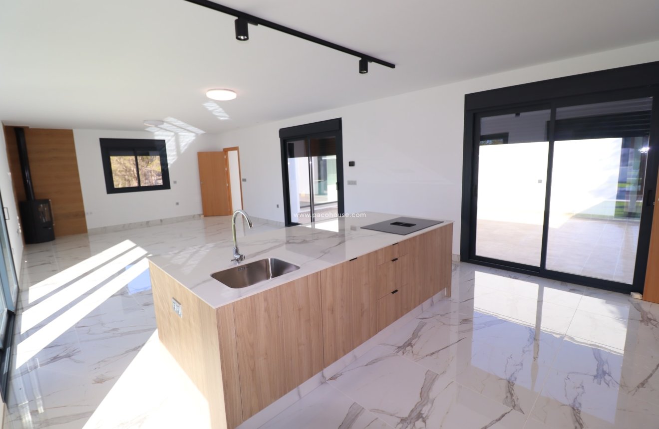 Resale - New Development -
La Parroquia