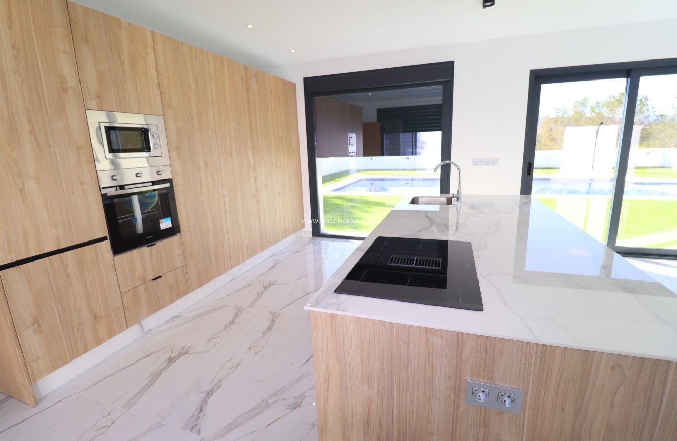 Resale - New Development -
La Parroquia