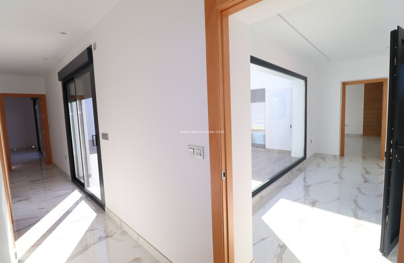 Resale - New Development -
La Parroquia