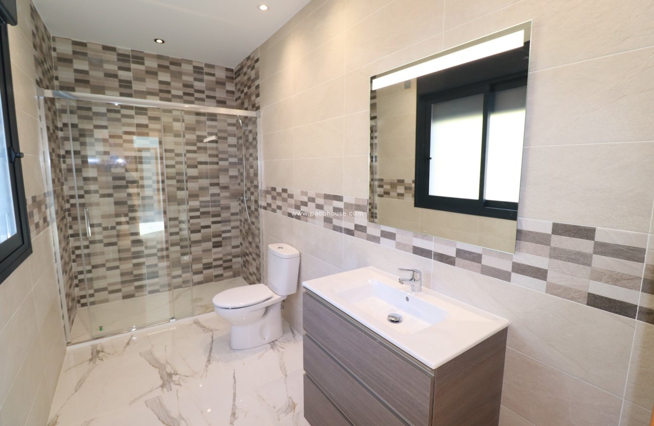 Resale - New Development -
La Parroquia