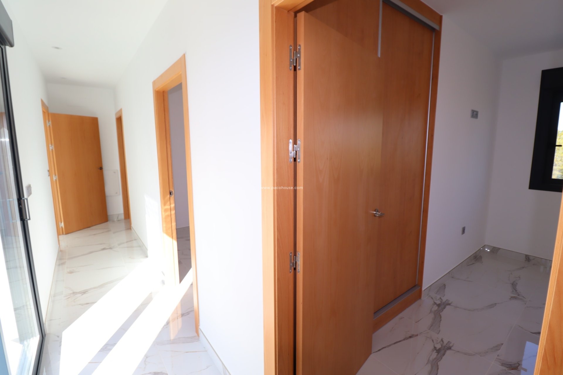 Resale - New Development -
La Parroquia