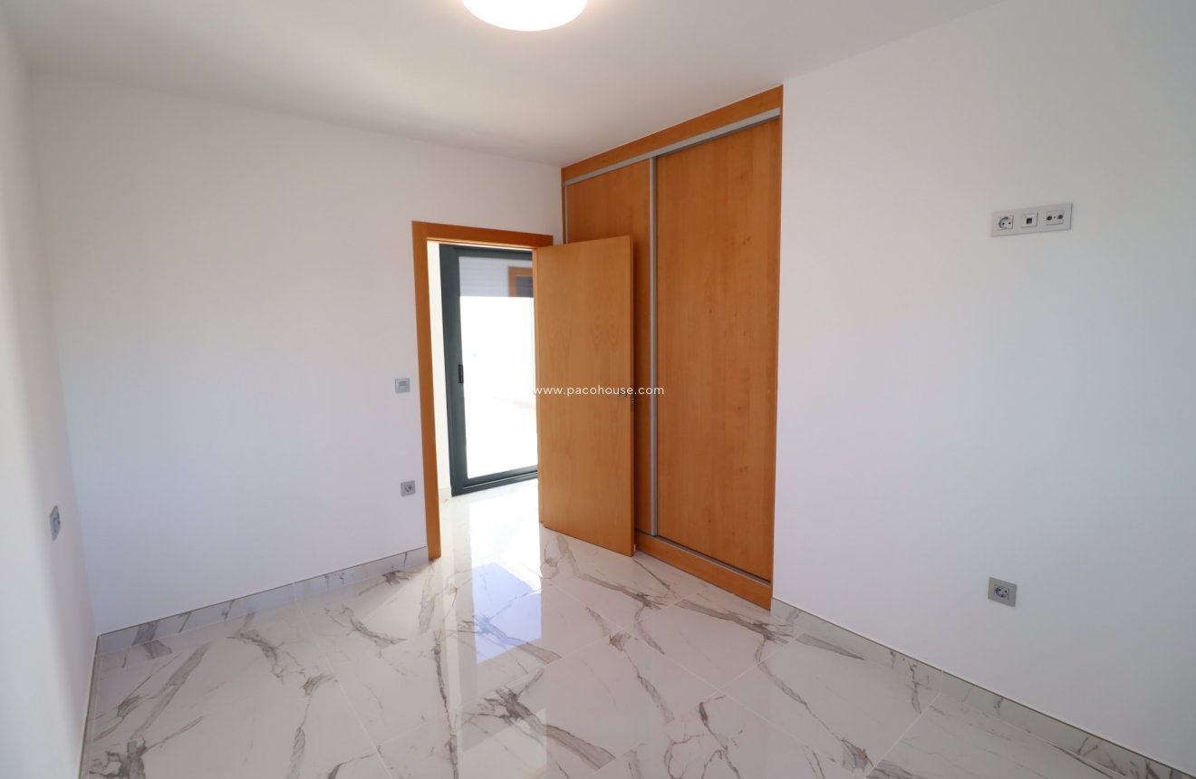 Resale - New Development -
La Parroquia