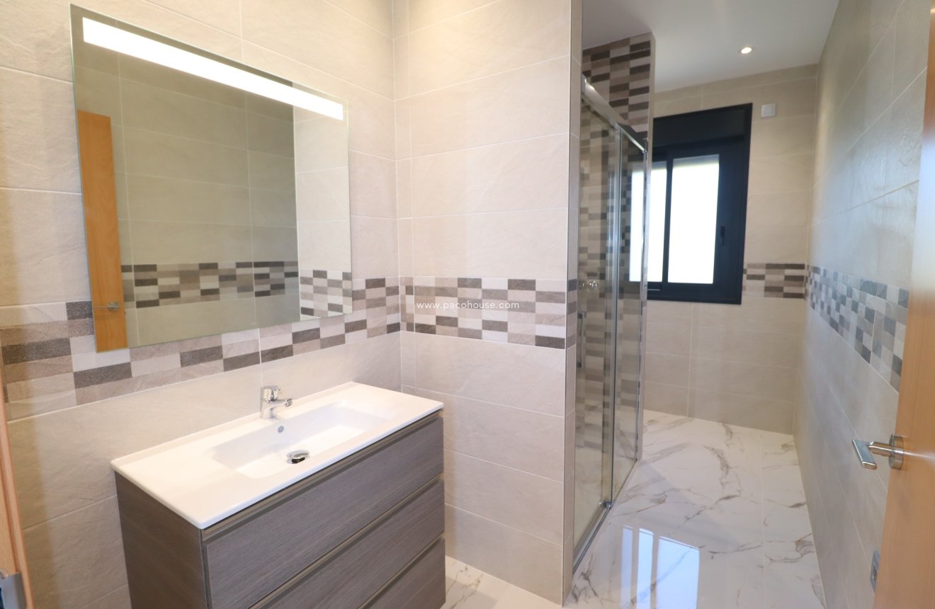 Resale - New Development -
La Parroquia