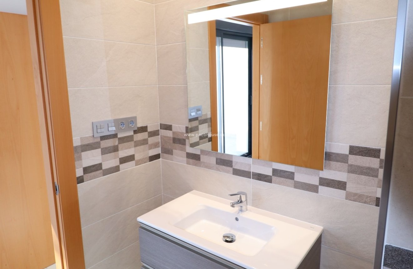 Resale - New Development -
La Parroquia