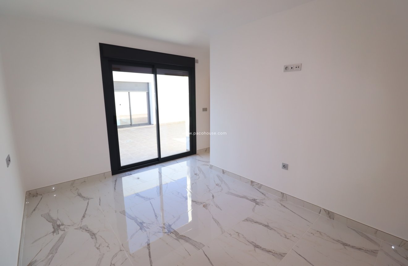 Resale - New Development -
La Parroquia