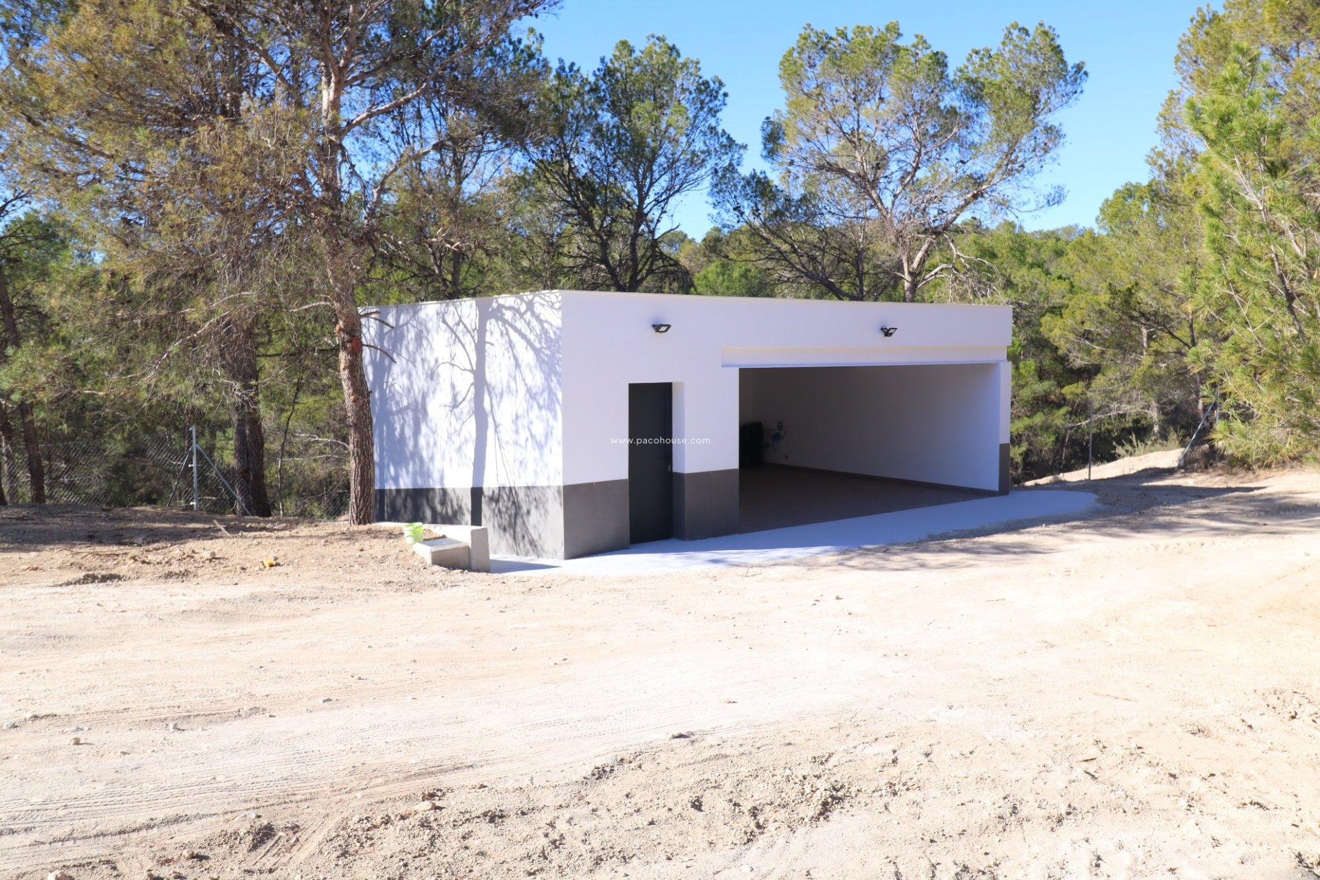 Resale - New Development -
La Parroquia