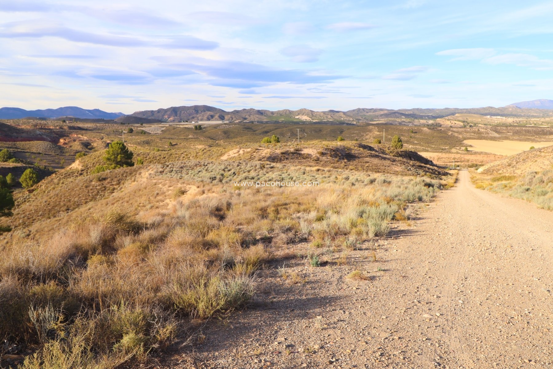 Resale - Plot / Land -
La Parroquia