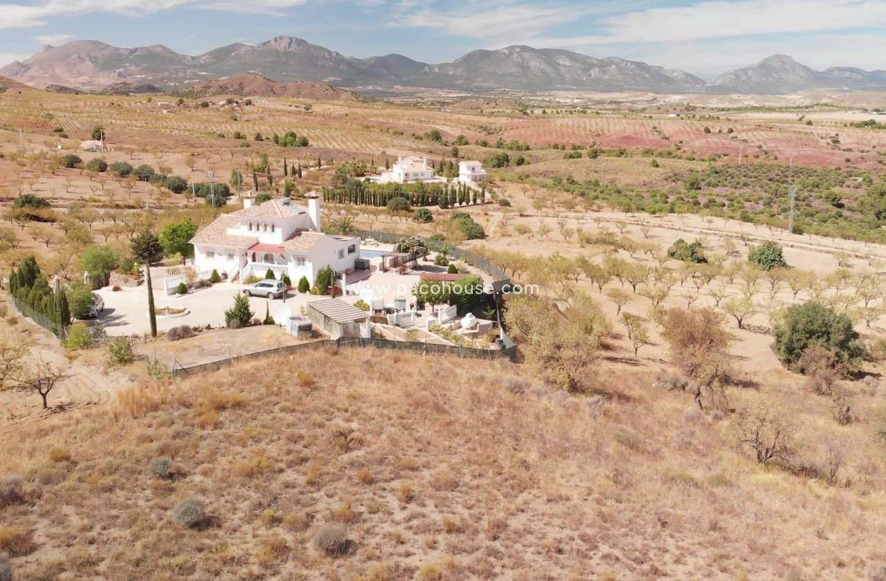 Resale - Plot / Land -
La Parroquia