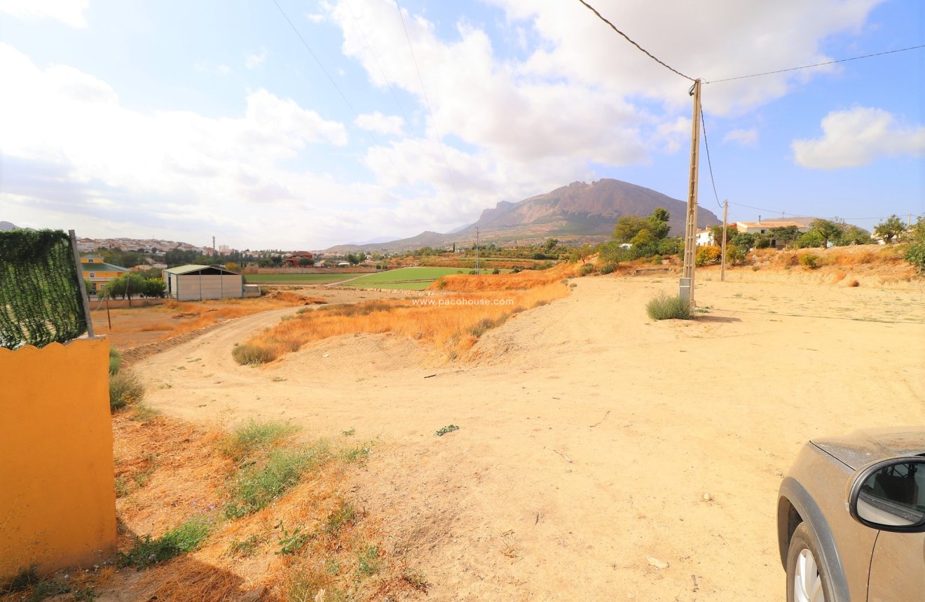 Resale - Plot / Land -
Velez-Rubio