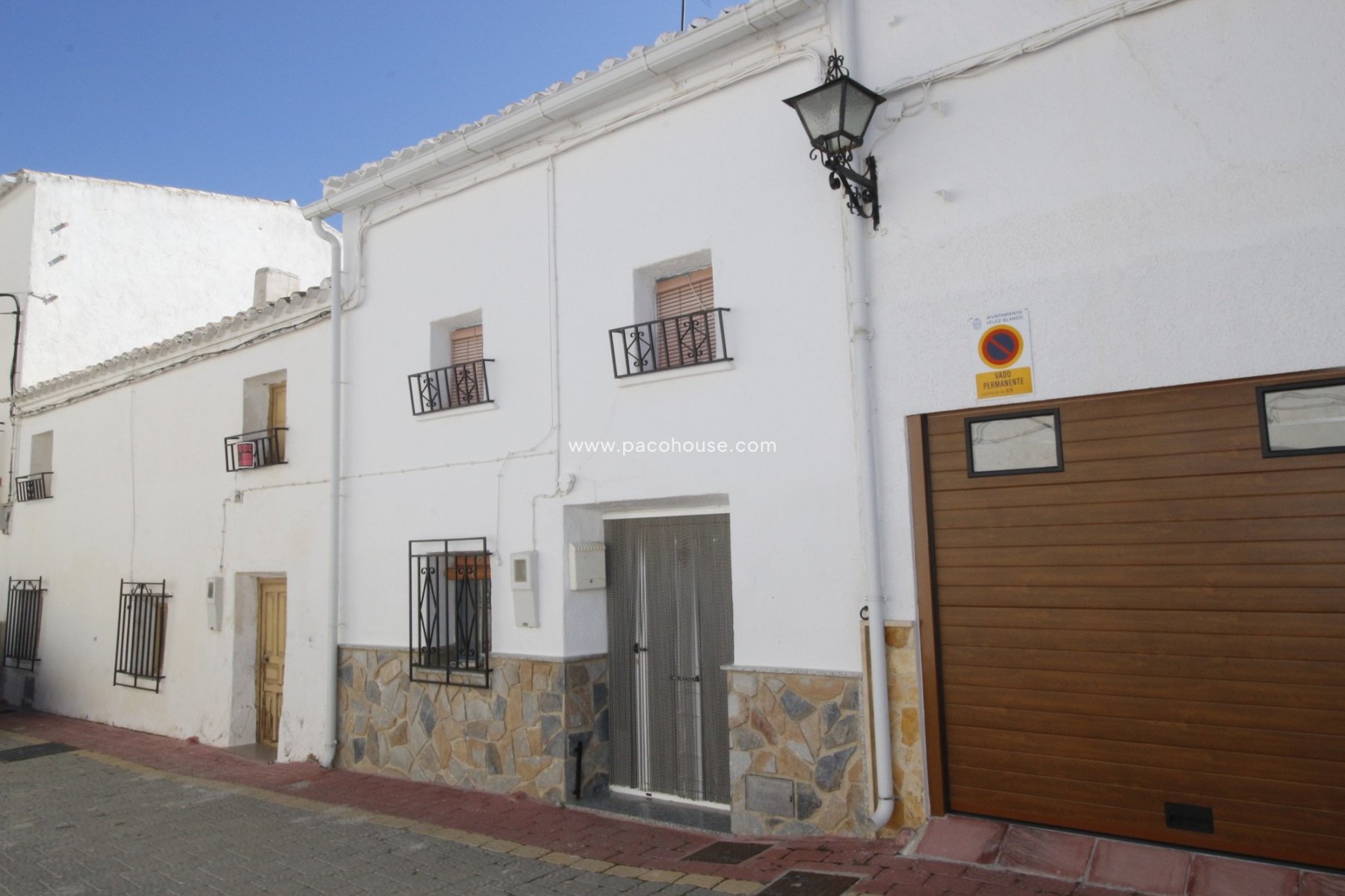 Resale - Town House -
Velez-Blanco