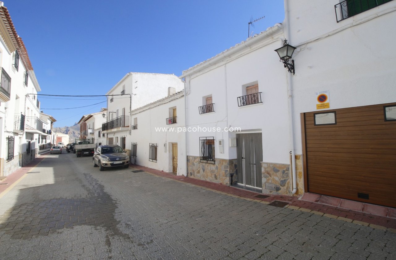 Resale - Town House -
Velez-Blanco
