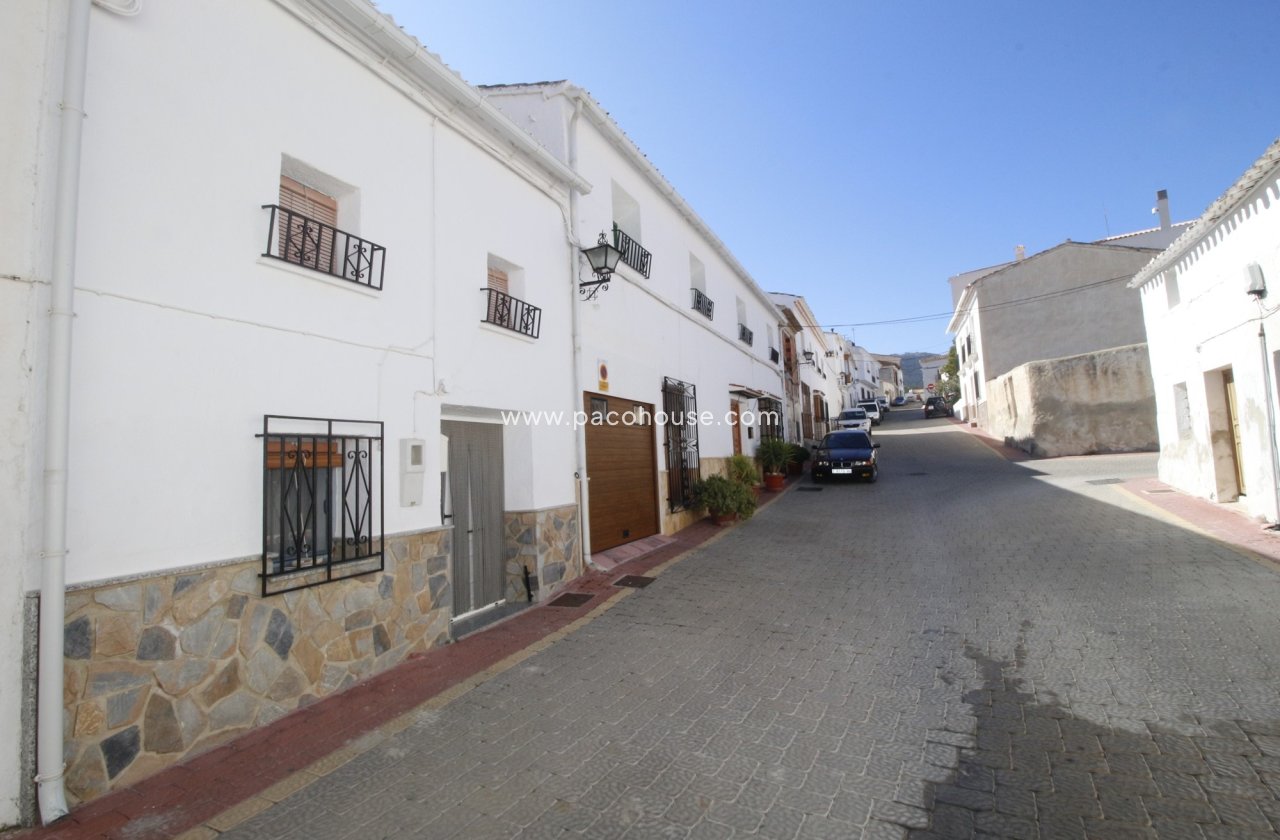 Resale - Town House -
Velez-Blanco