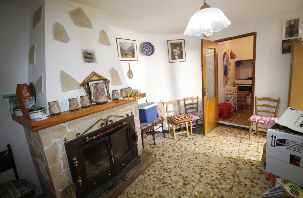 Resale - Town House -
Velez-Blanco