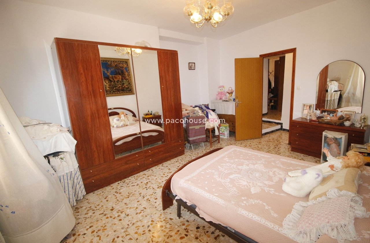 Resale - Town House -
Velez-Blanco