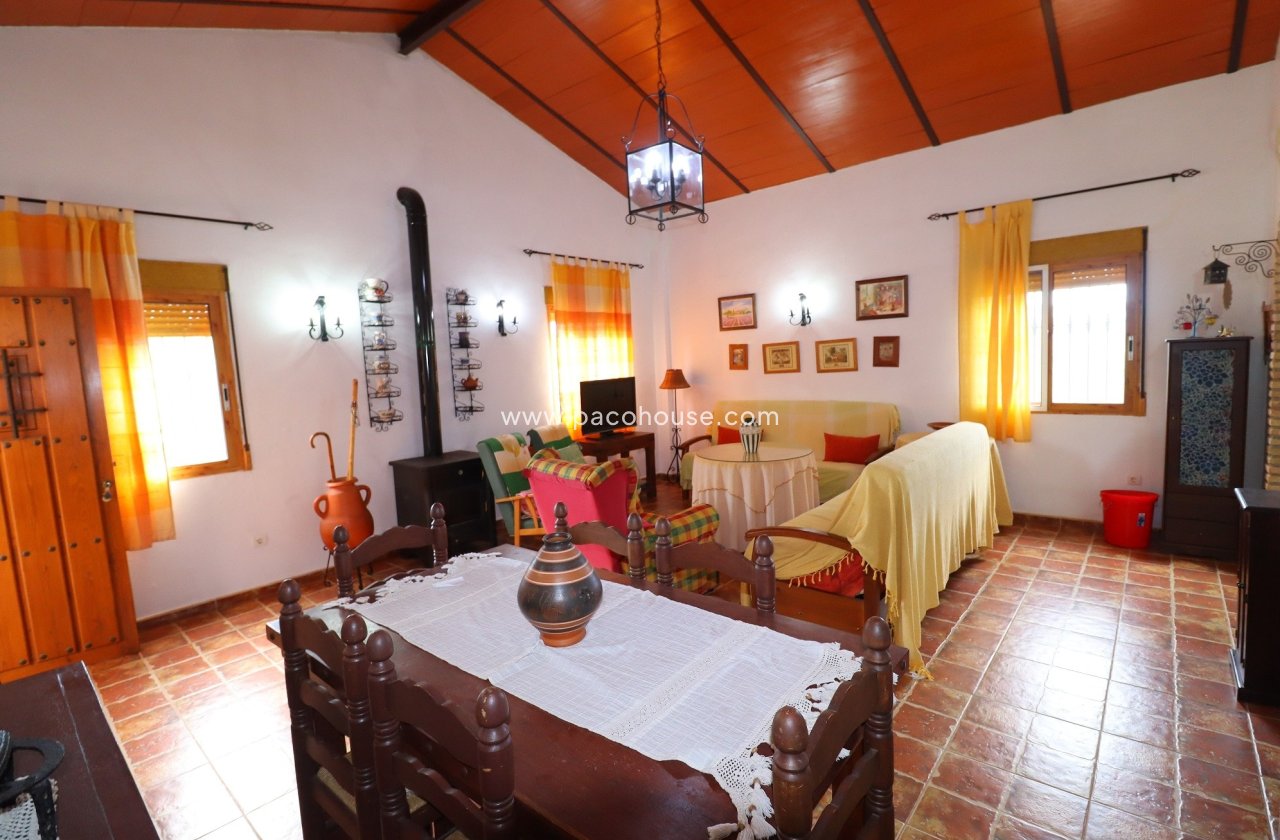 Resale - Villa -
Aledo