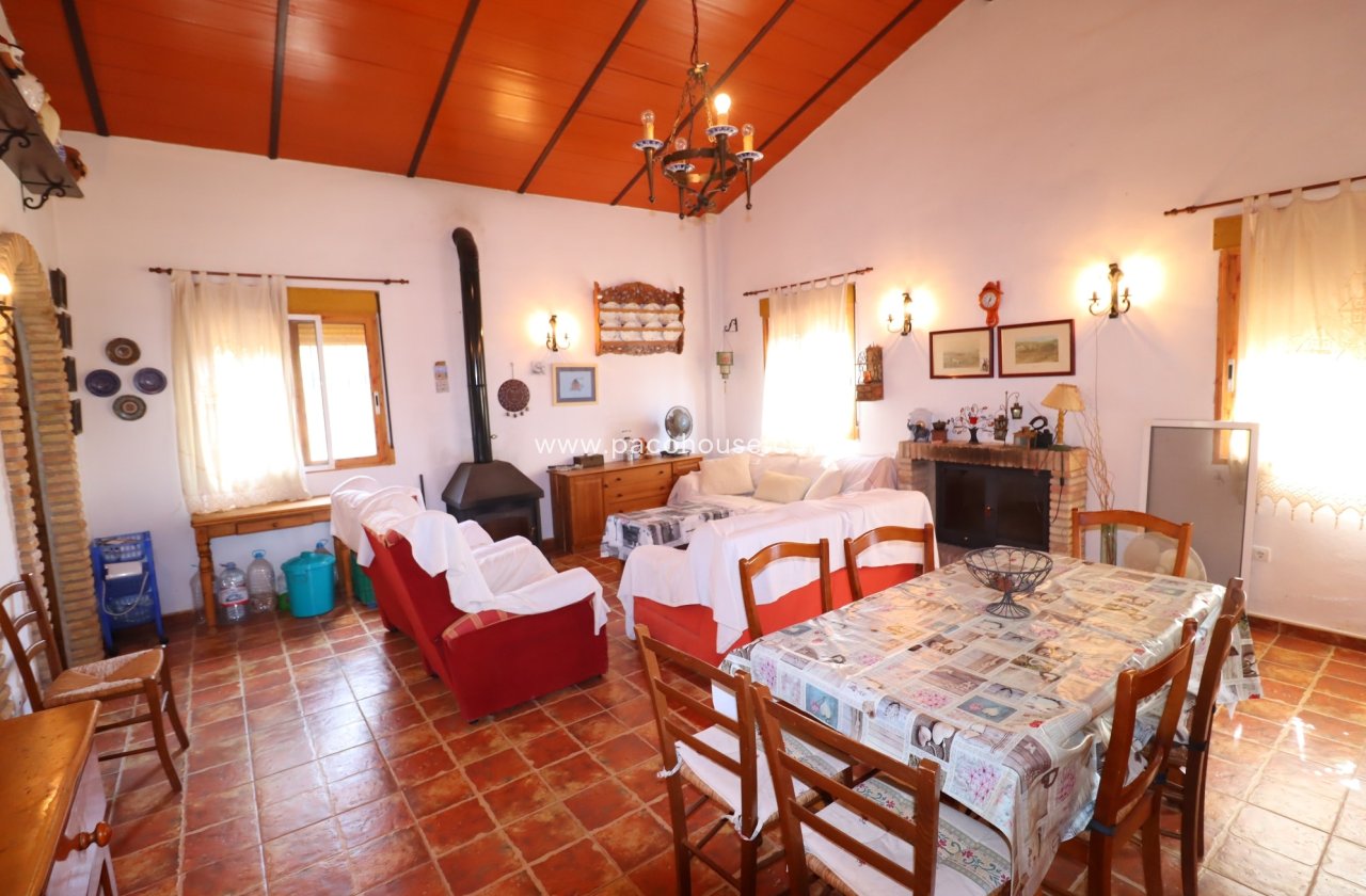 Resale - Villa -
Aledo