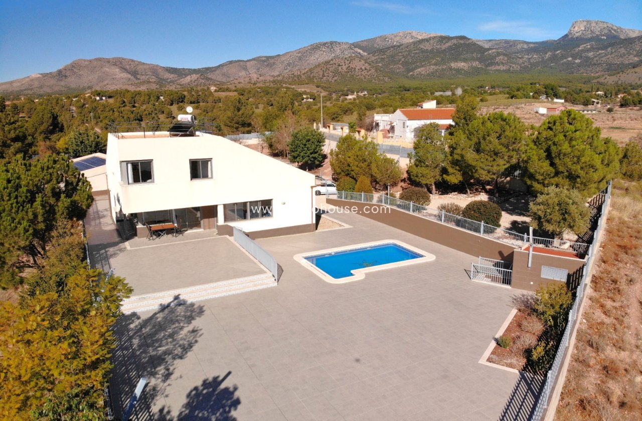 Resale - Villa -
Aledo