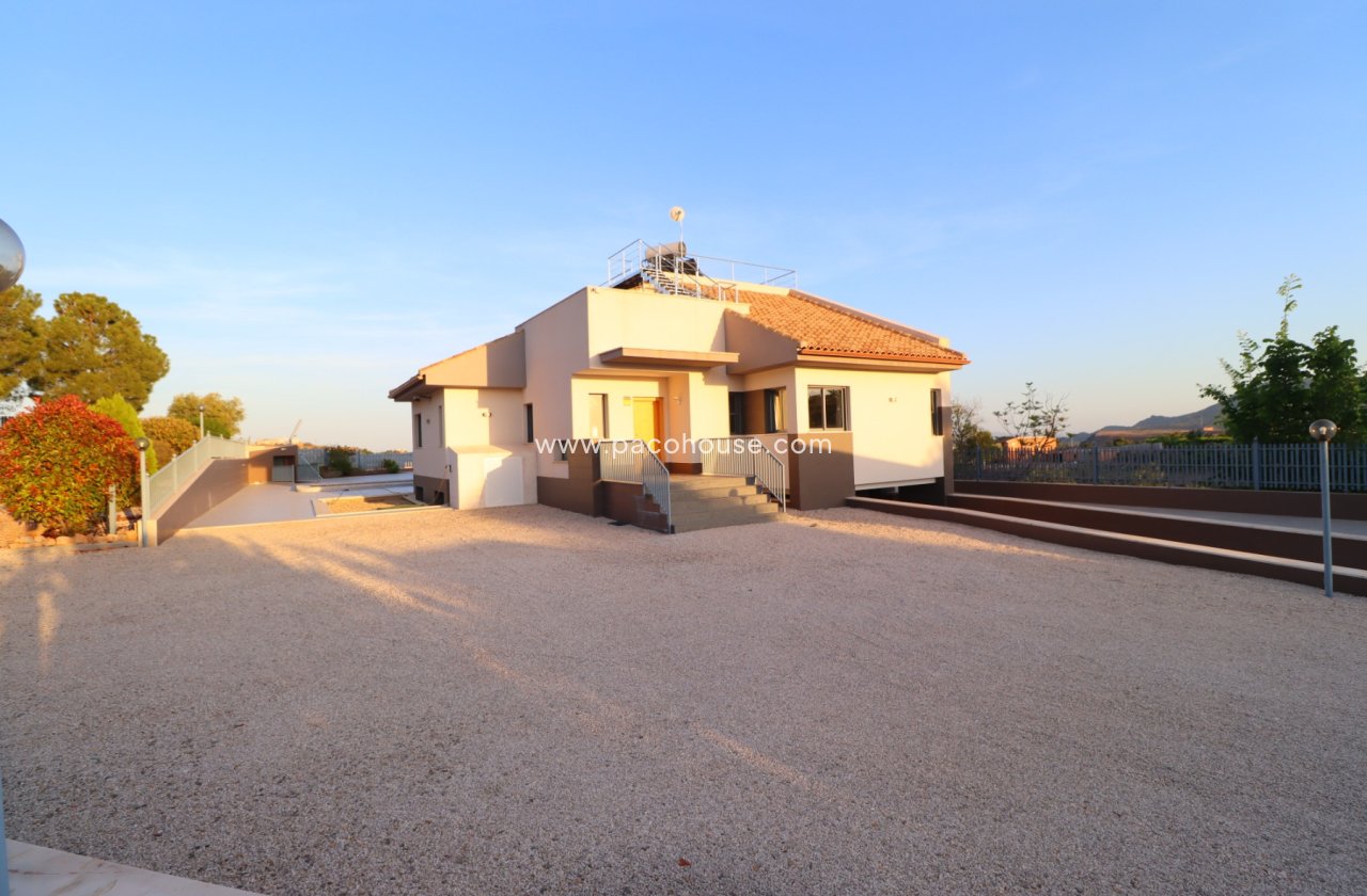 Resale - Villa -
Aledo