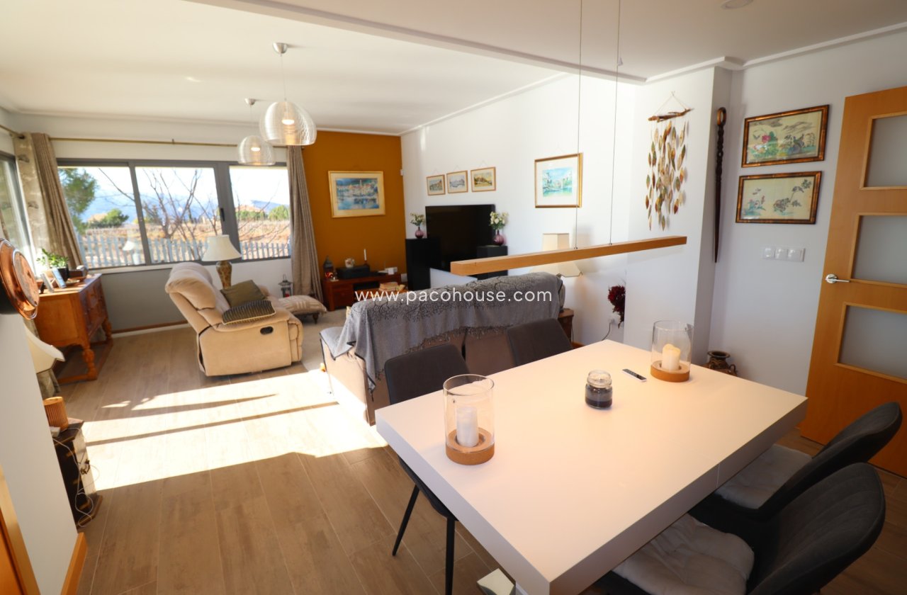 Resale - Villa -
Aledo